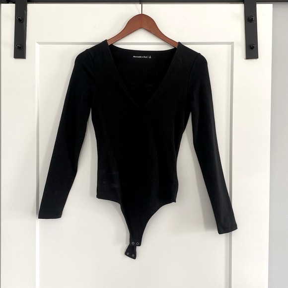 NWT Abercrombie and Fitch Low Cut Black Bodysuit - Picture 1 of 4